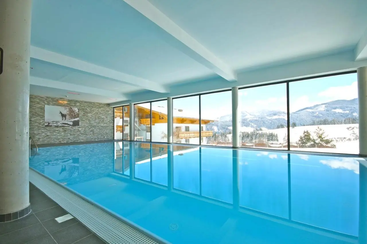 Apartments Alpin Apart, Flachau: swimming pool