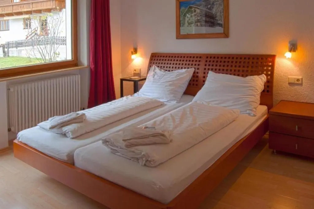 Chalet Alber, St Anton am Arlberg: bedroom