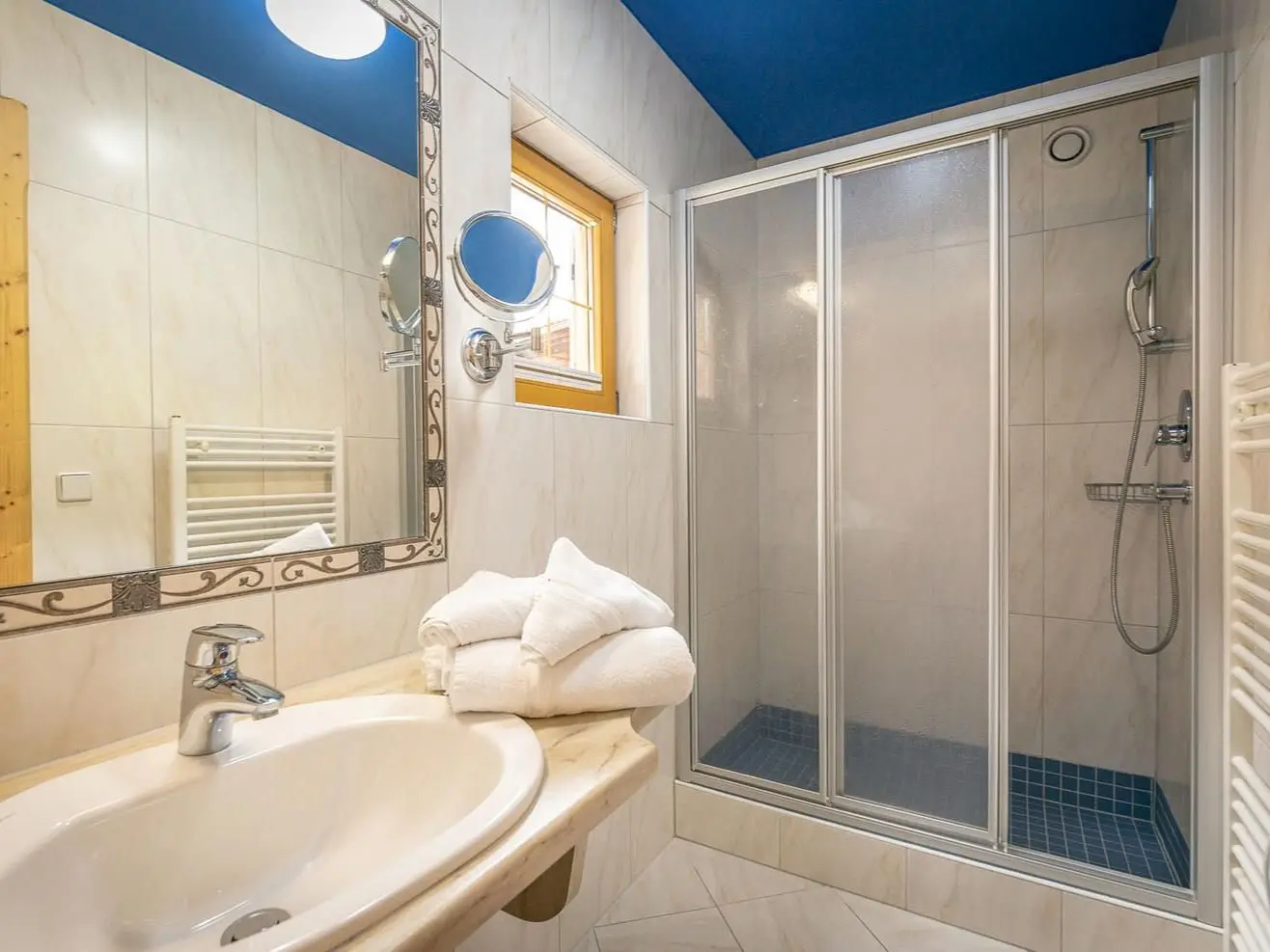 Chalet Almdorf Fügen, Fügen: bathroom