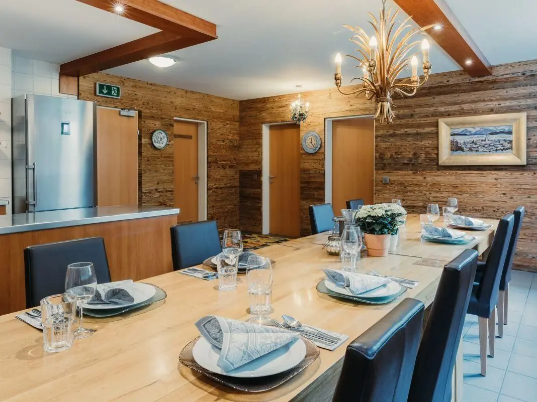 Chalet Christiane, St Anton am Arlberg: dining area