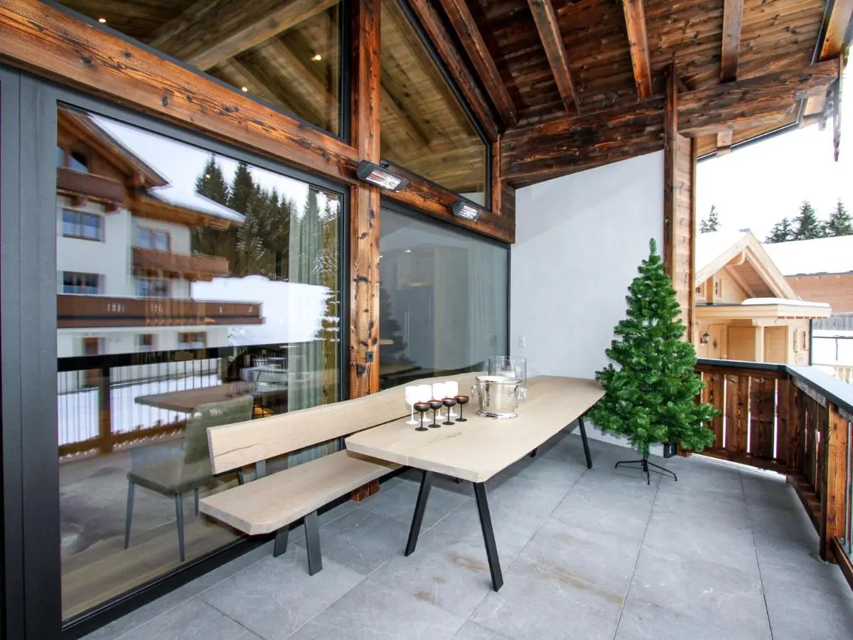 Chalet Pinzgauer Almhütte, Königsleiten: balcony
