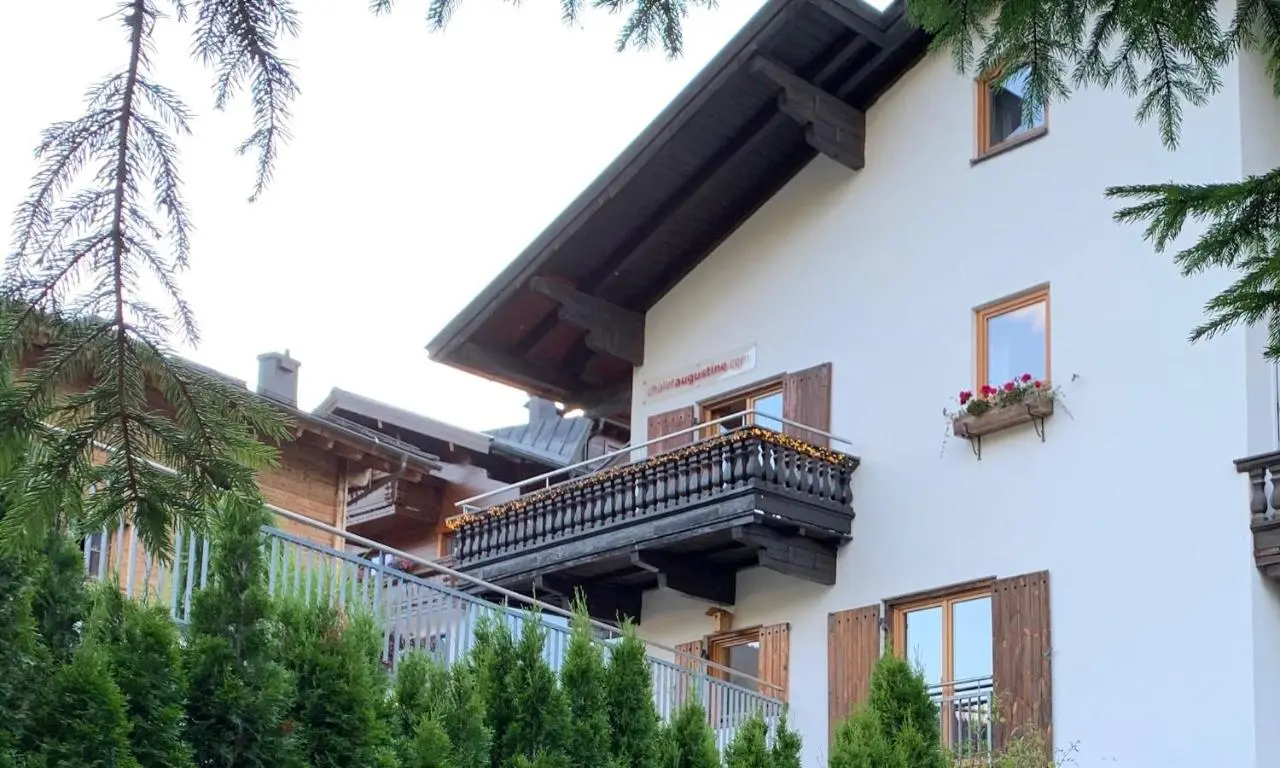 Chalets Augustine, Saalbach-Hinterglemm: balcony
