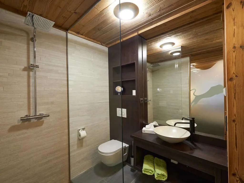 Hotel Panther, Saalbach-Hinterglemm: bathroom