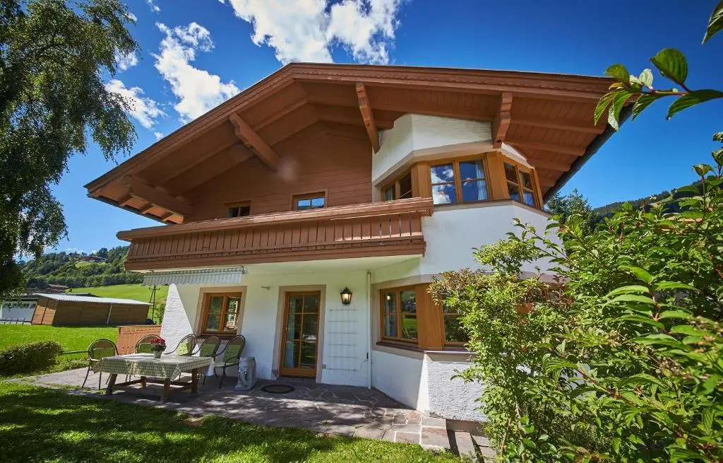 Landhaus Felix, Saalbach-Hinterglemm: garden