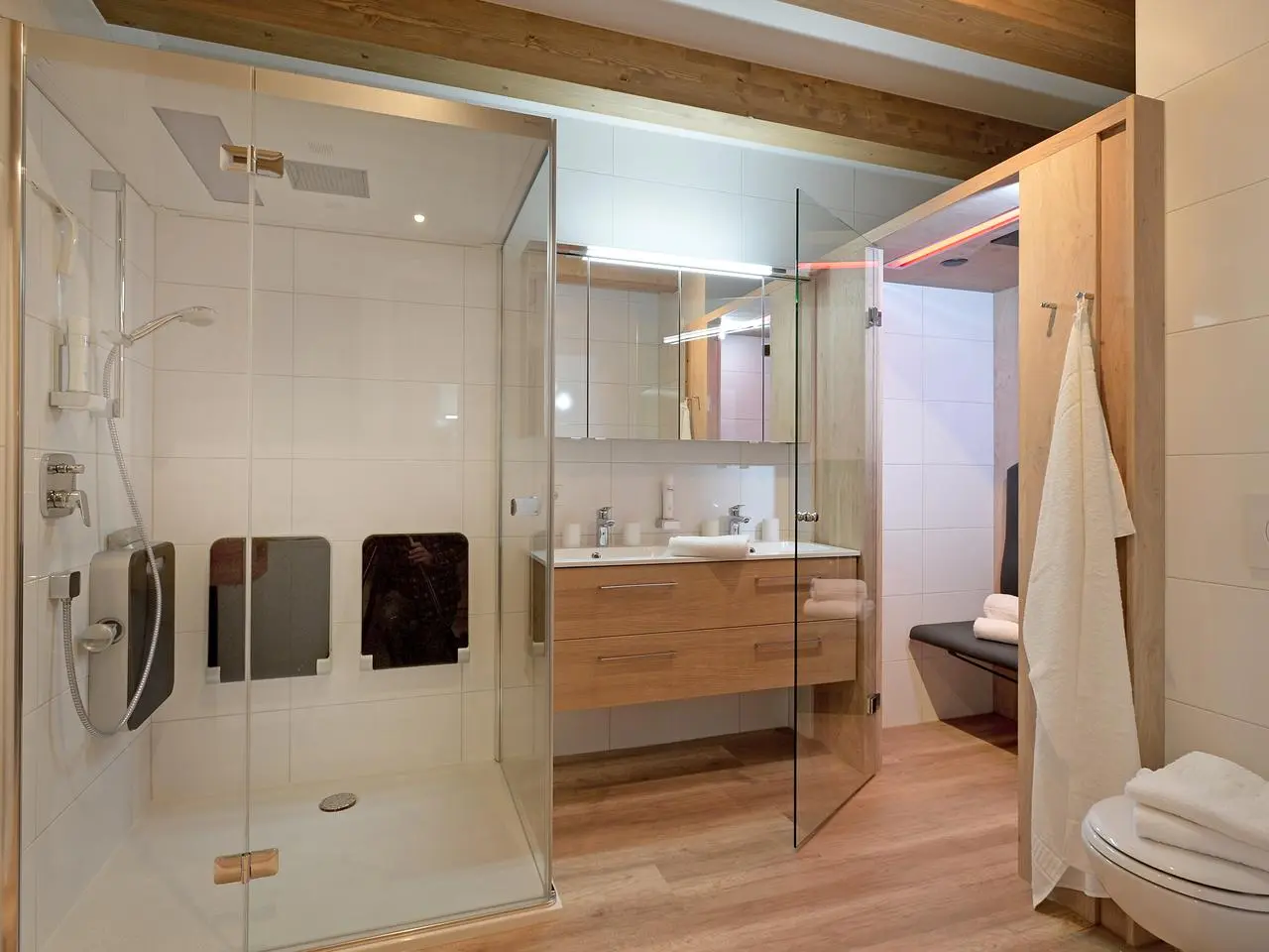 Resort Tirol am Sonnenplateau, Brixen im Thale: bathroom